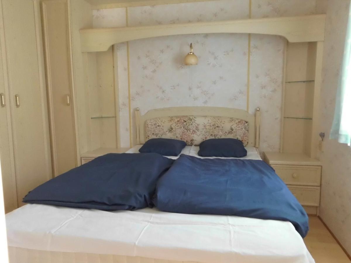 Kenge Apartmanok Balatonszárszó Esterno foto